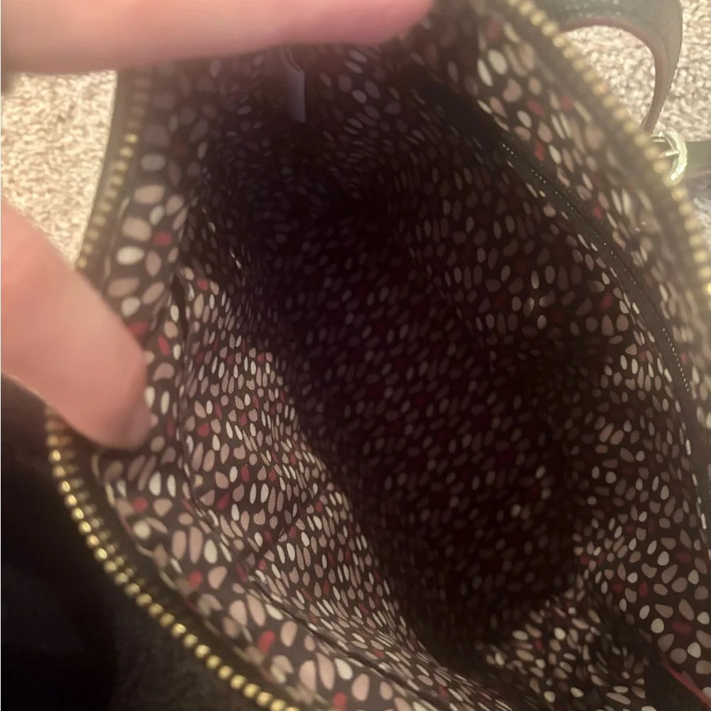 Vera Bradley Black Crossbody Bag with Timeless Elegance - Picture 3 of 4